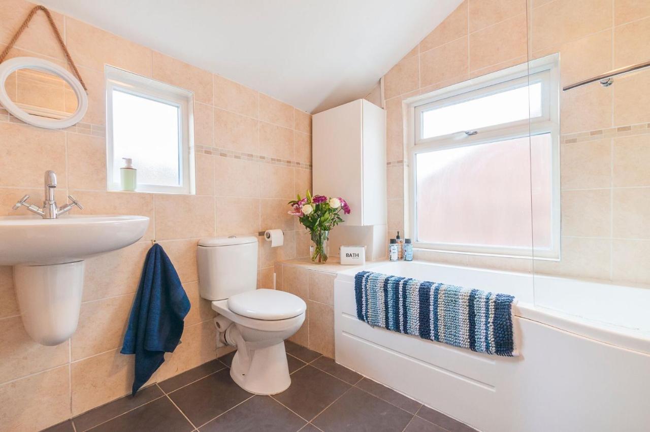 Radford Place - - Patio&garden - - Chiefs - Uni -wifi * Exeter