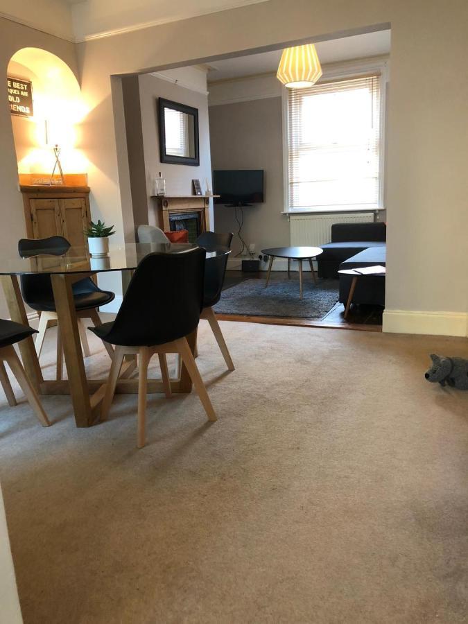Radford Place - - Patio & Garden - - Chiefs - Uni -wifi Exeter