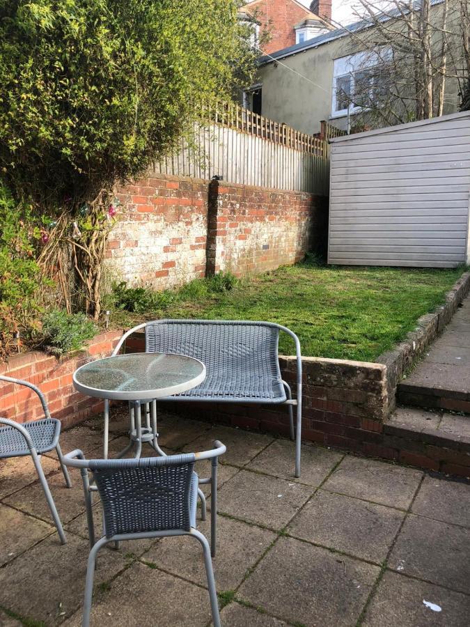 Radford Place - - Patio & Garden - - Chiefs - Uni -wifi Holiday home Exeter